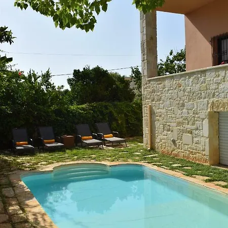 Villa Avly *